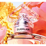 Реклама La Petite Robe Noire Honey Rose Guerlain